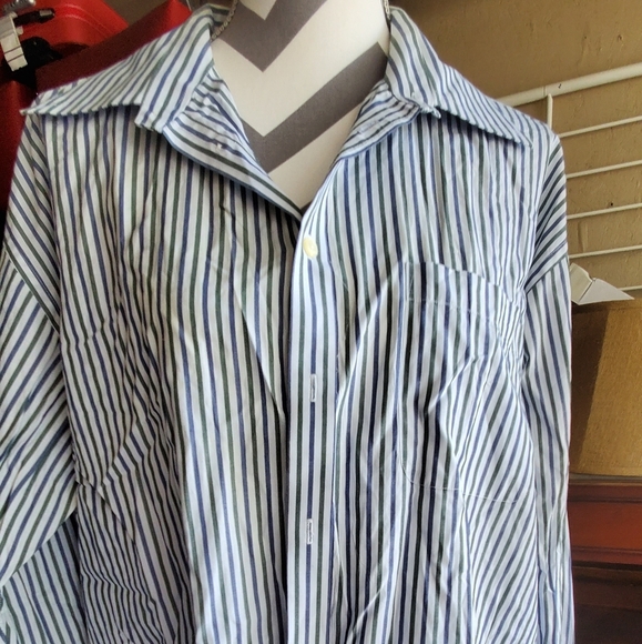 Shirt - Picture 1 of 3